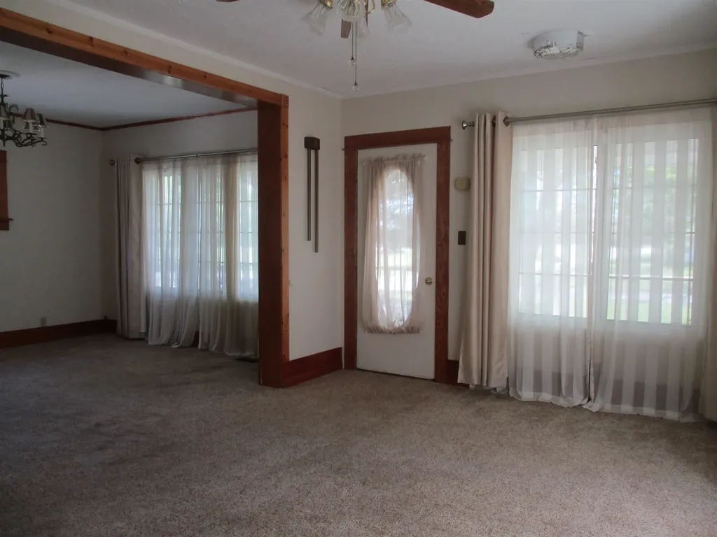 621 Wright Street Breckenridge Village MI 48615