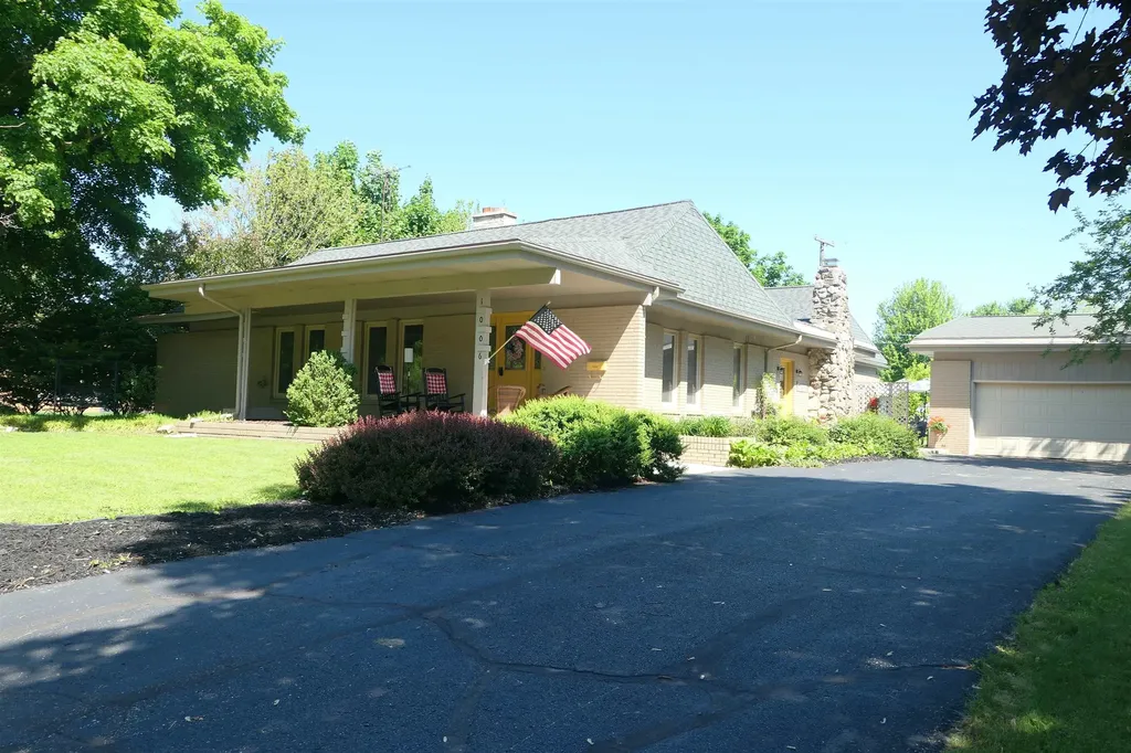 1006 Falkirk Road Alma City MI 48801