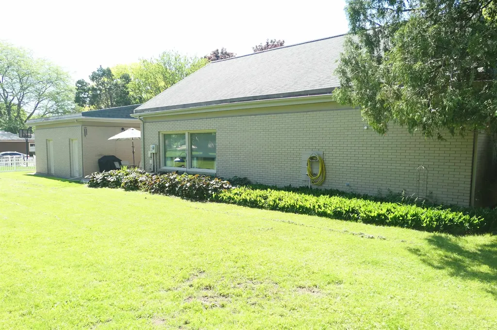 1006 Falkirk Road Alma City MI 48801