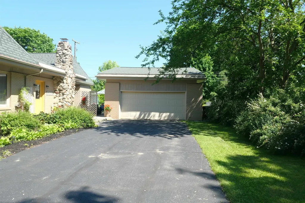 1006 Falkirk Road Alma City MI 48801