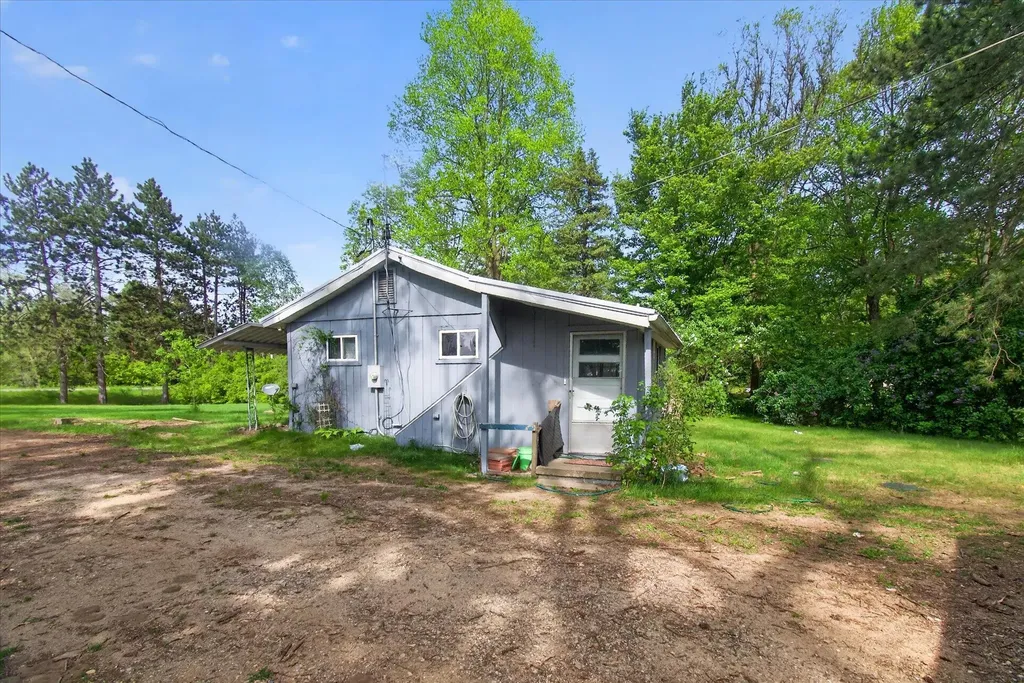 11148 E Howard City Edmore Road Richland Township MI 48877