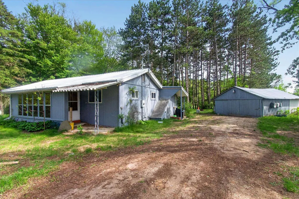 11148 E Howard City Edmore Road Richland Township MI 48877