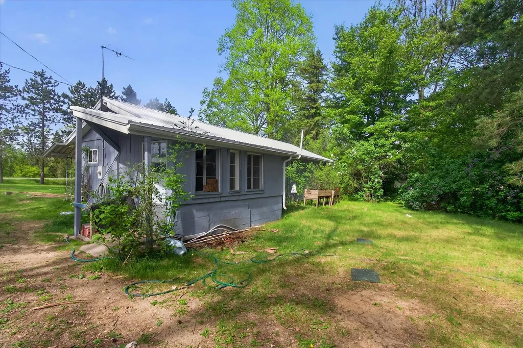 11148 E Howard City Edmore Road Richland Township MI 48877