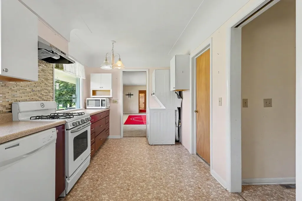 1249 W Washington Avenue Alpena Township MI 49707