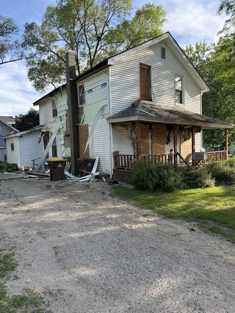 230 Ely Street Alma City MI 48801