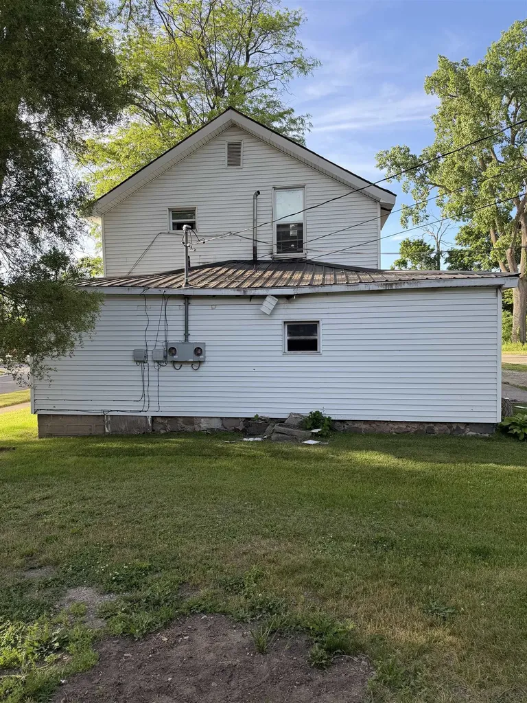 230 Ely Street Alma City MI 48801