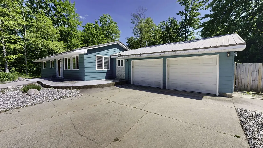 3042 Bischoff Road Hayes Township MI 48625