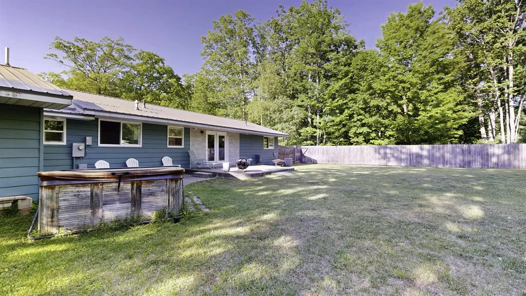 3042 Bischoff Road Hayes Township MI 48625