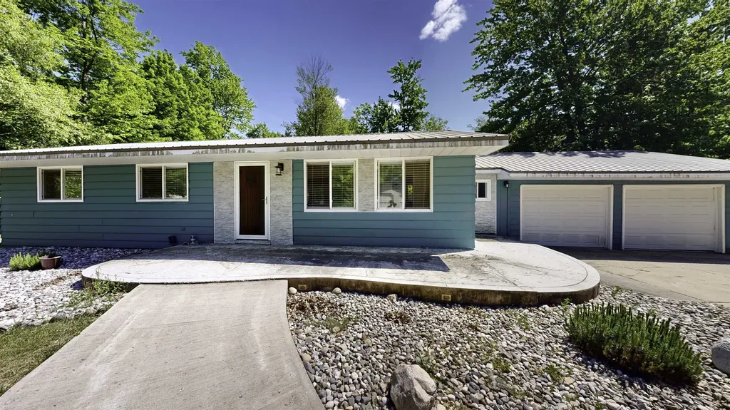 3042 Bischoff Road Hayes Township MI 48625
