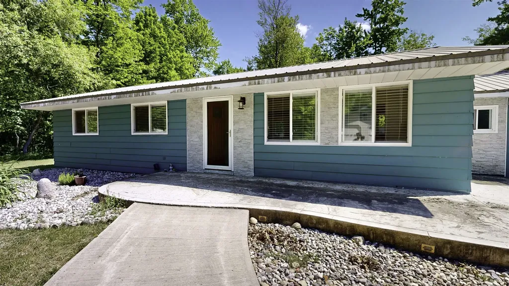 3042 Bischoff Road Hayes Township MI 48625