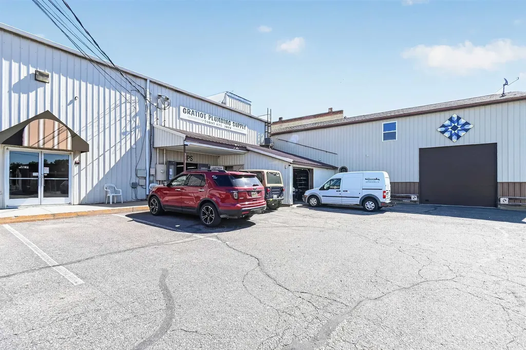 108 E Center Street Ithaca City MI 48847