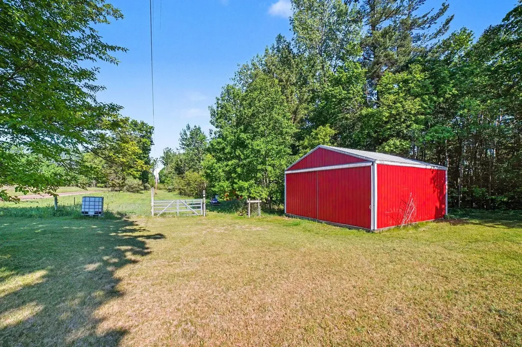 9365 W North County Line Road Seville Township MI 48883