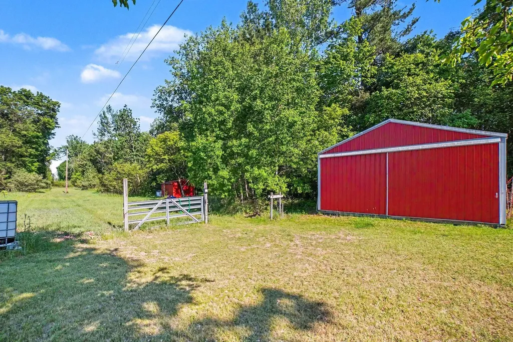 9365 W North County Line Road Seville Township MI 48883
