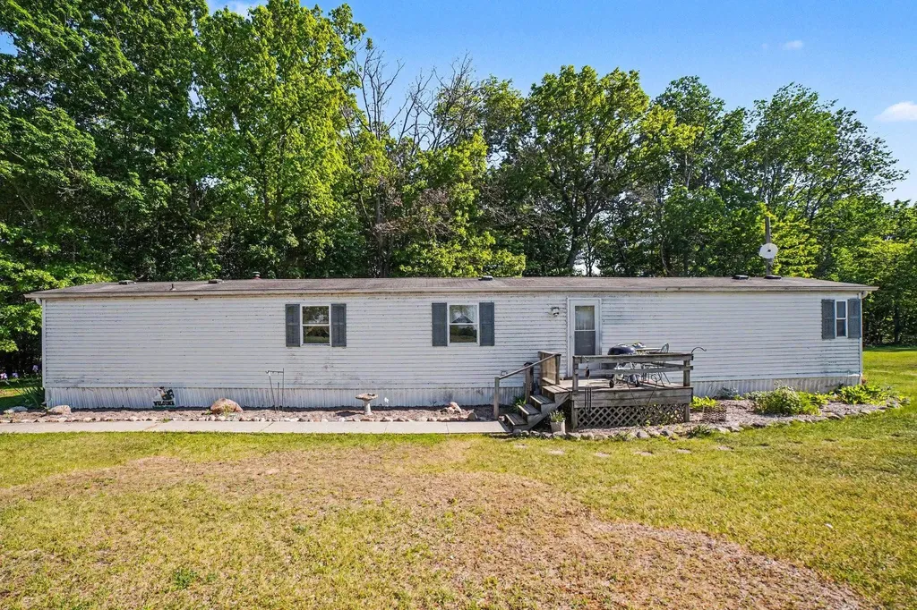 9365 W North County Line Road Seville Township MI 48883