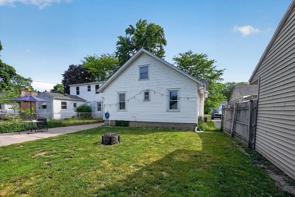 3321 Court Street Saginaw City MI 48602