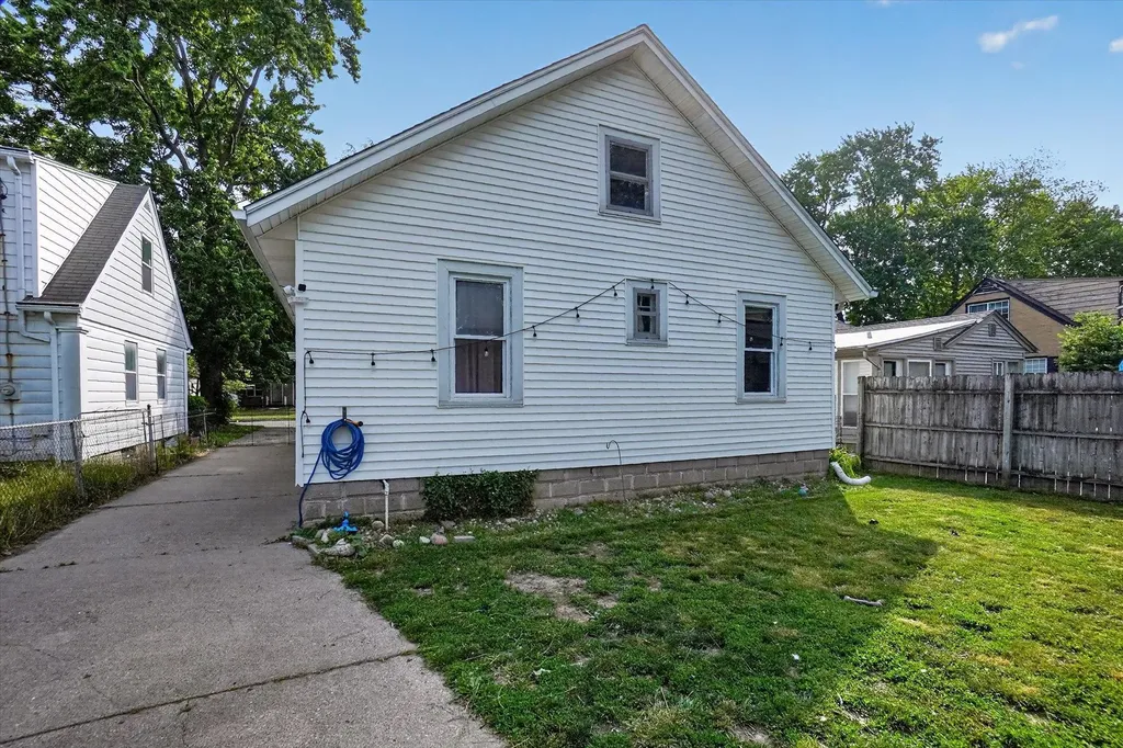 3321 Court Street Saginaw City MI 48602