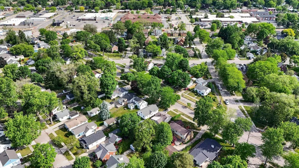 3321 Court Street Saginaw City MI 48602