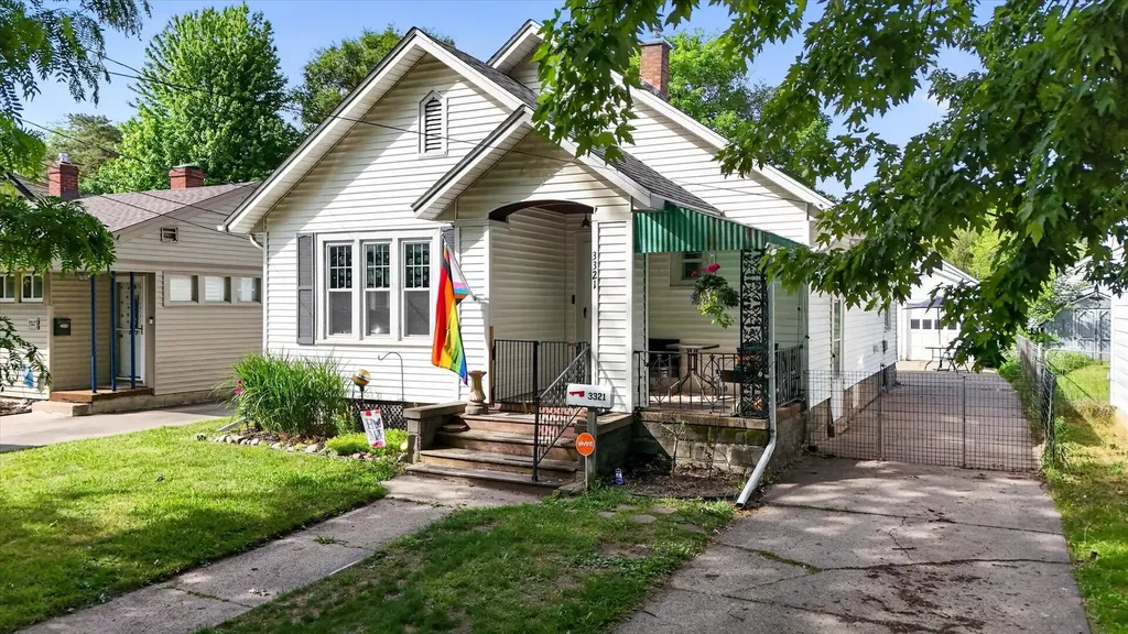 3321 Court Street Saginaw City MI 48602