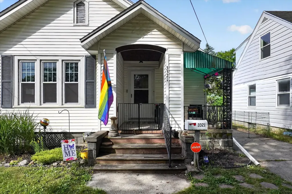 3321 Court Street Saginaw City MI 48602