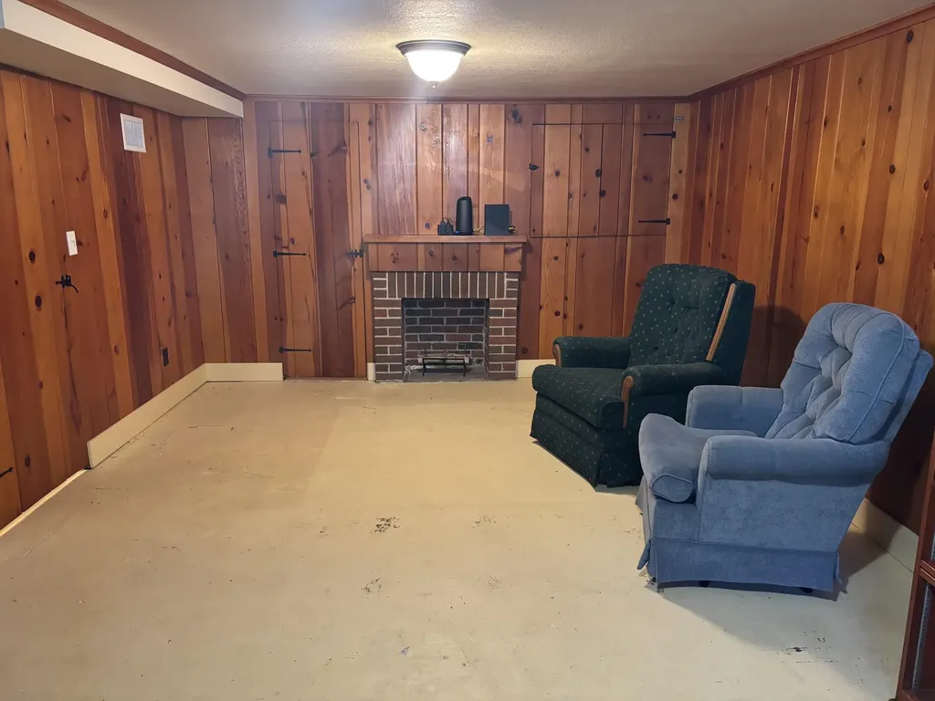 1019 S Fancher Avenue Mt. Pleasant City MI 48858