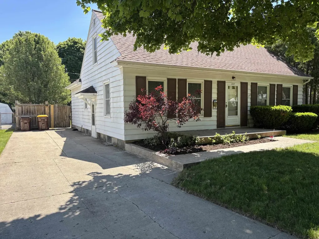 1019 S Fancher Avenue Mt. Pleasant City MI 48858
