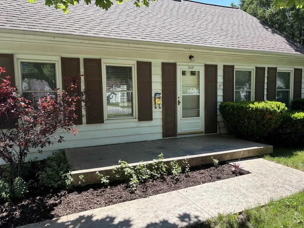 1019 S Fancher Avenue Mt. Pleasant City MI 48858