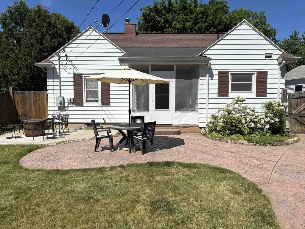 1019 S Fancher Avenue Mt. Pleasant City MI 48858