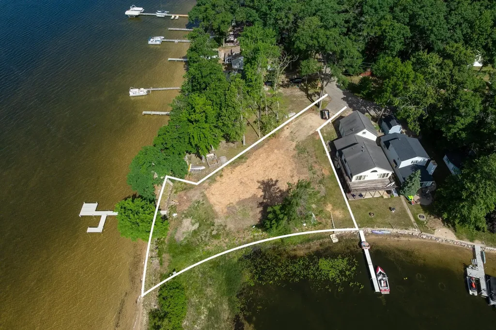 11167 N Shore Drive Garfield Township MI 48632