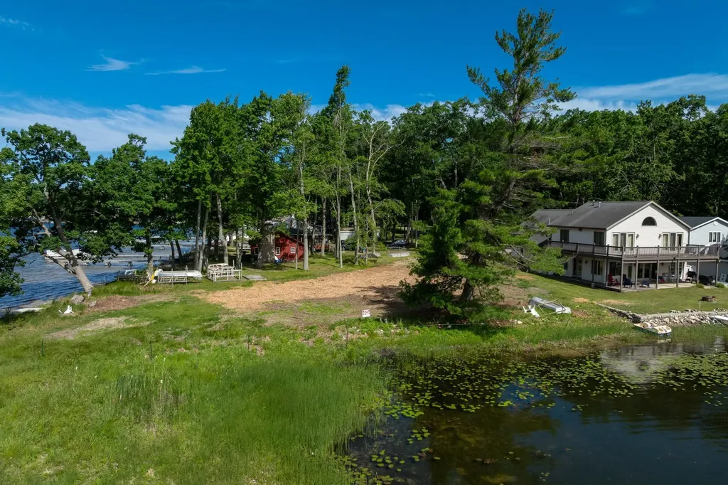 11167 N Shore Drive Garfield Township MI 48632