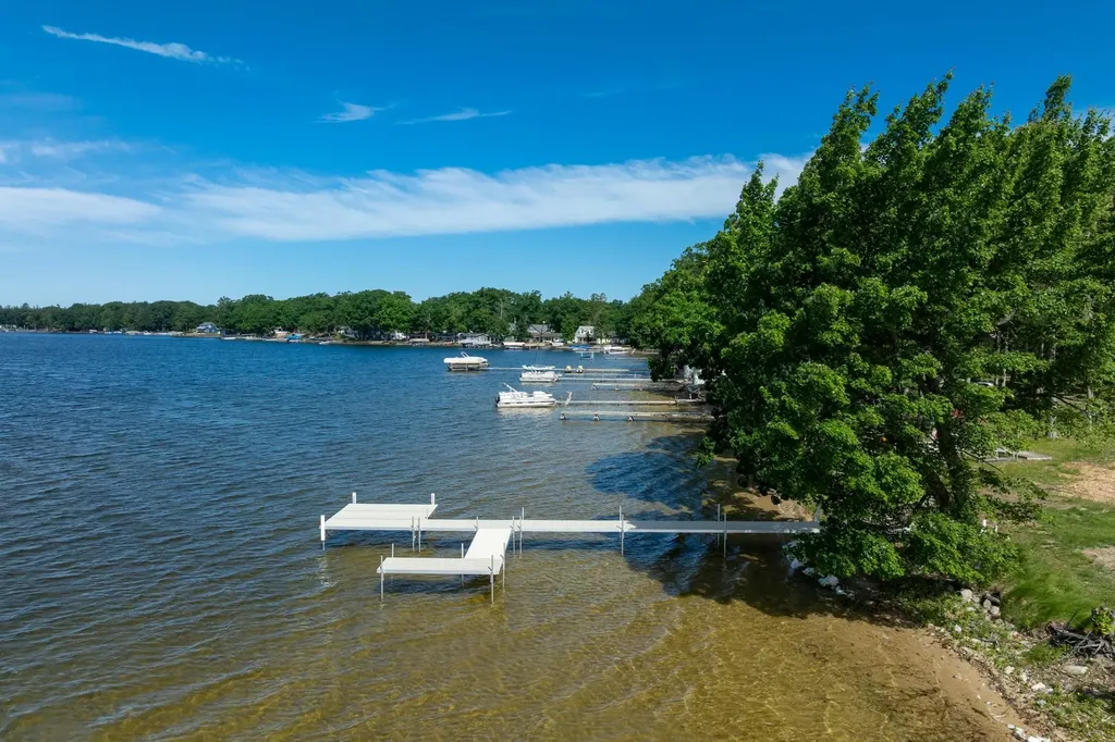 11167 N Shore Drive Garfield Township MI 48632