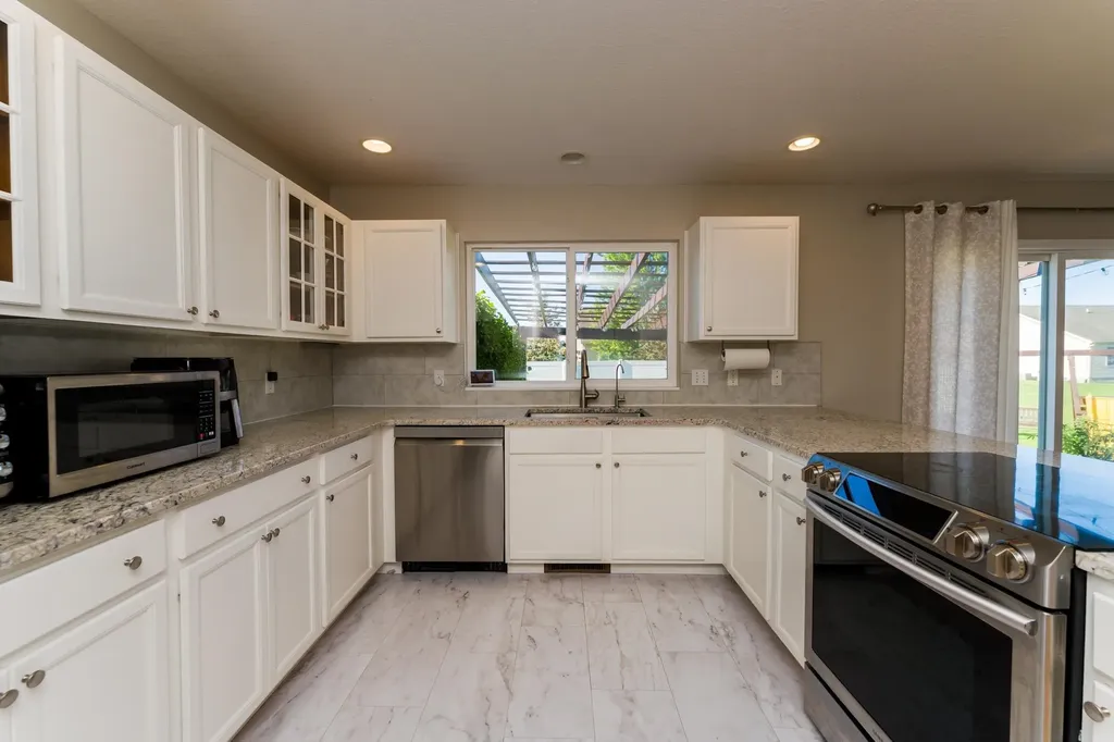 1646 Abbey Court Mt. Pleasant City MI 48858