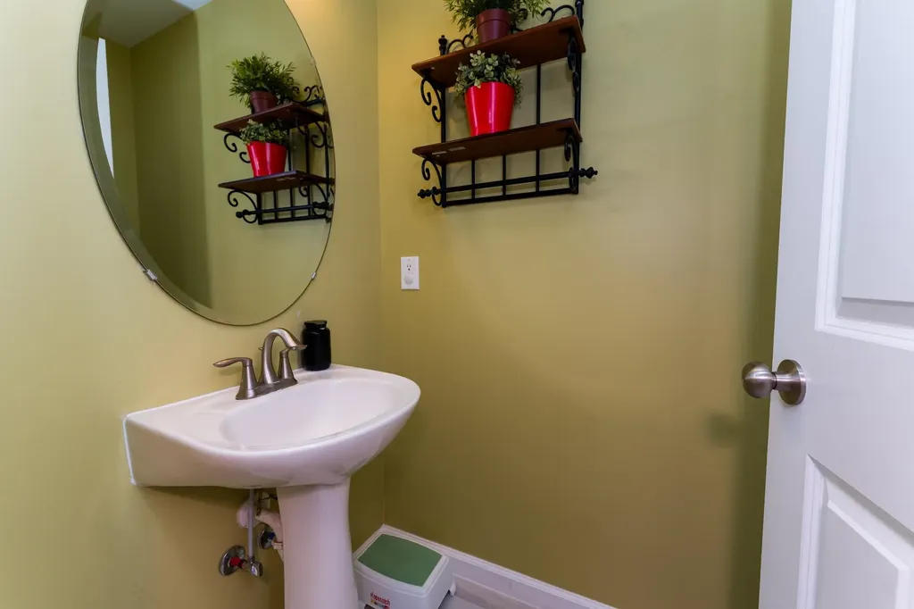 1646 Abbey Court Mt. Pleasant City MI 48858