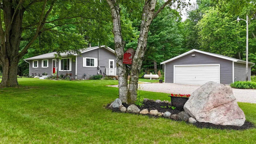5190 S Vandecar Road Deerfield Township MI 48858