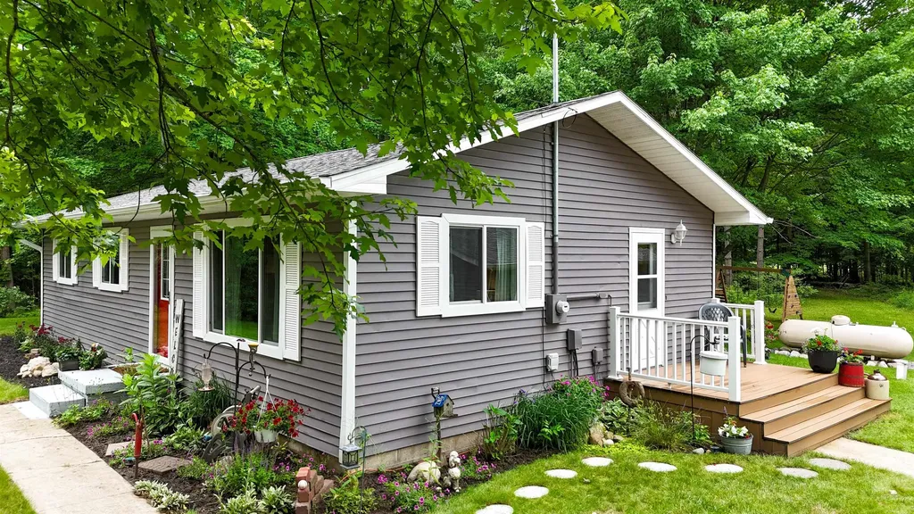 5190 S Vandecar Road Deerfield Township MI 48858