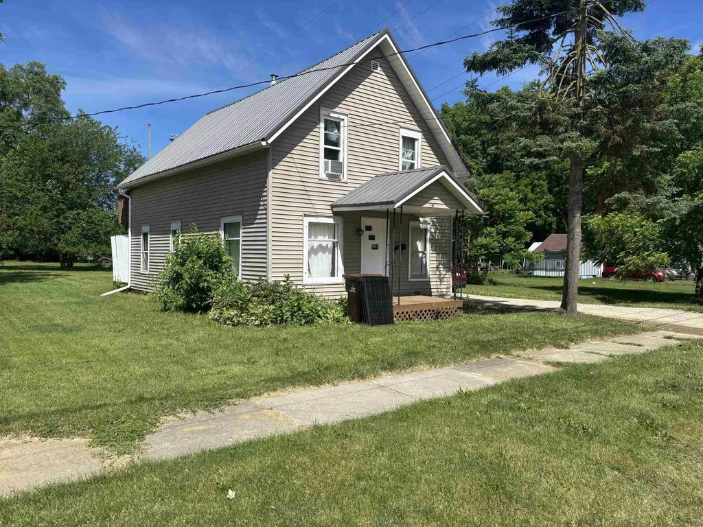 313 Pleasant Avenue Alma City MI 48801