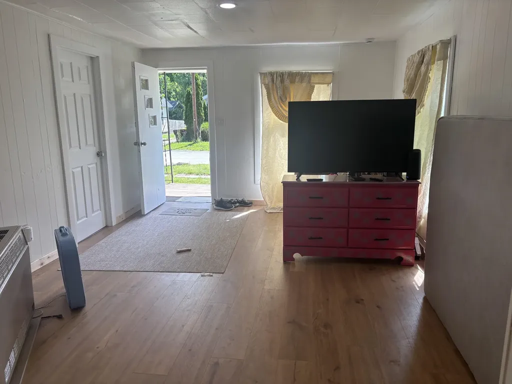 313 Pleasant Avenue Alma City MI 48801