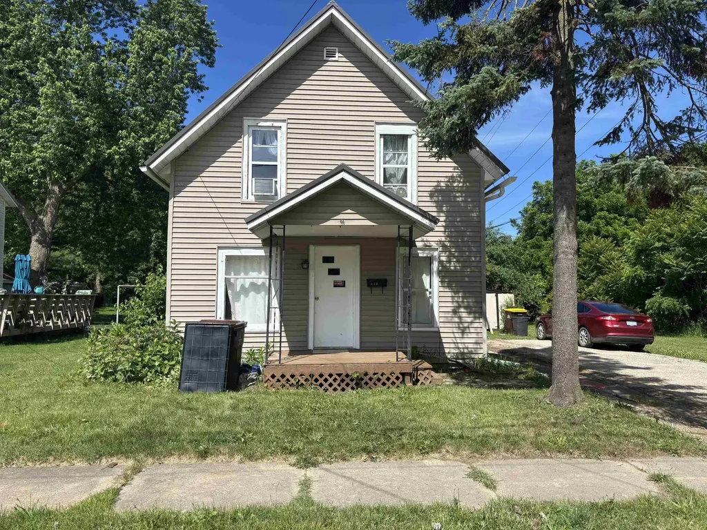 313 Pleasant Avenue Alma City MI 48801