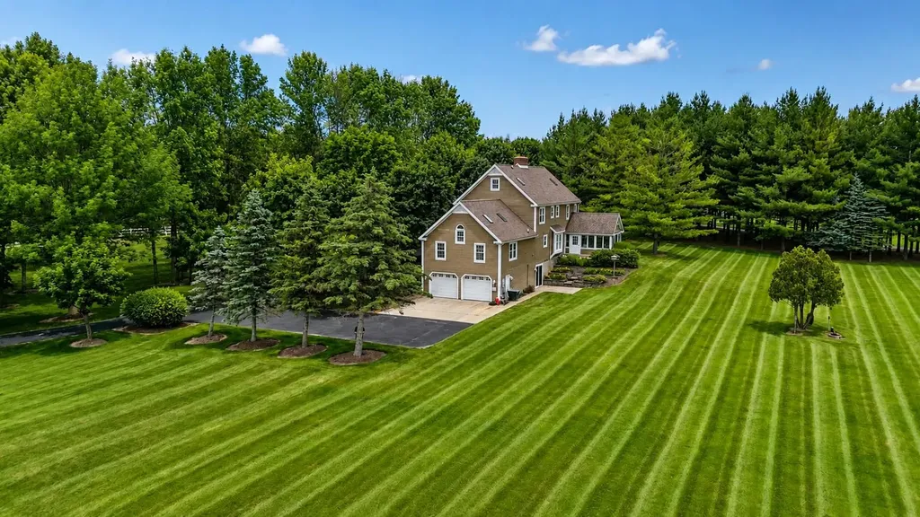 608 E Bluegrass Road Union Charter Township MI 48858
