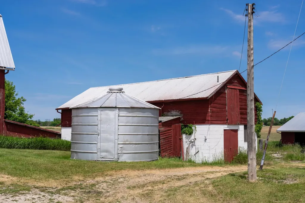 402 W Chapman Road Fremont Township MI 48858