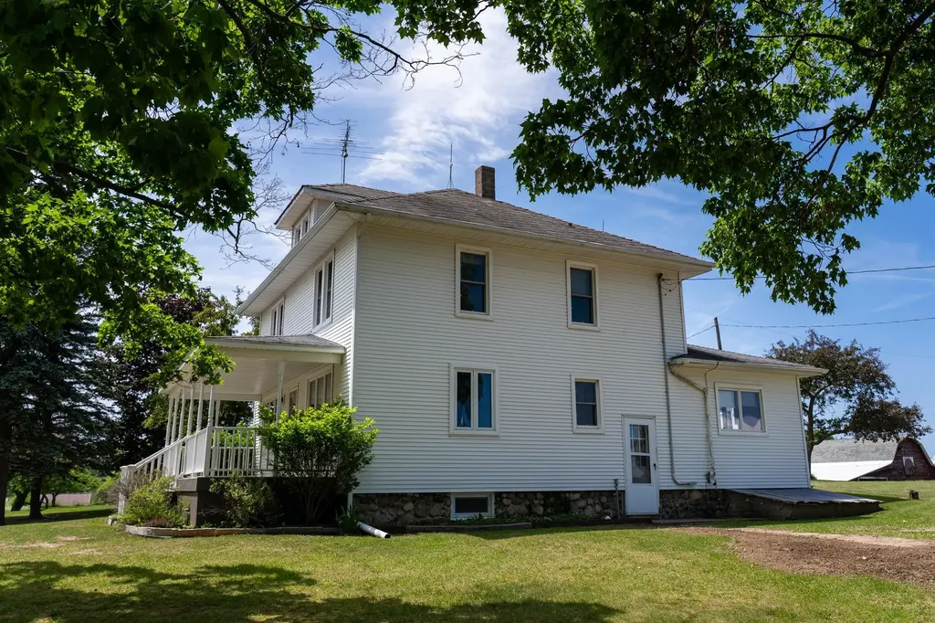 402 W Chapman Road Fremont Township MI 48858