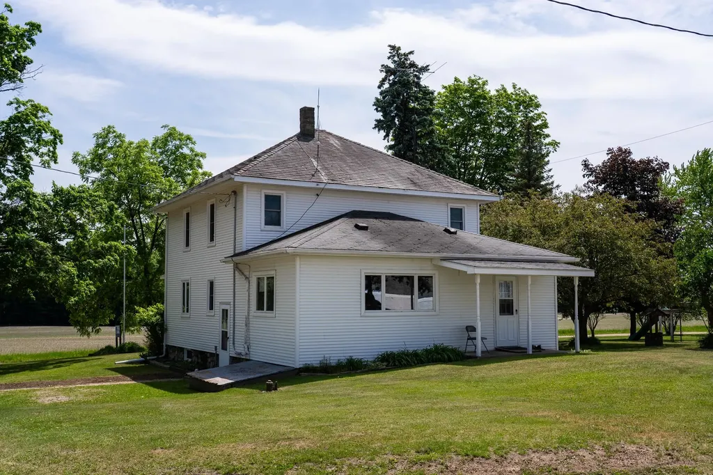 402 W Chapman Road Fremont Township MI 48858