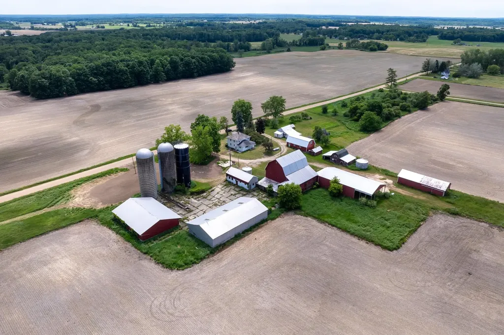 402 W Chapman Road Fremont Township MI 48858