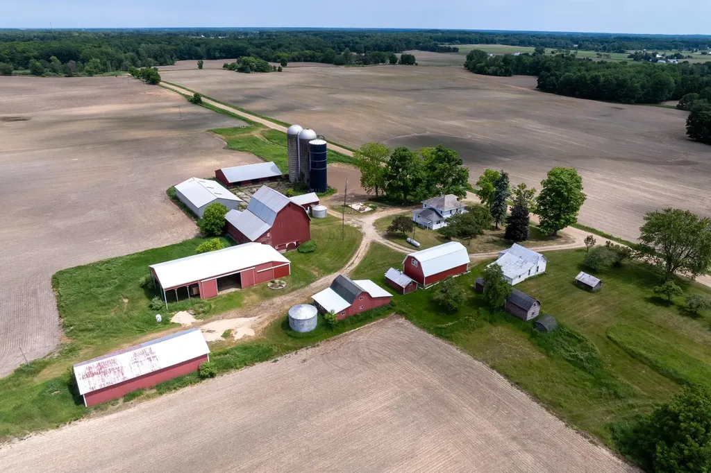 402 W Chapman Road Fremont Township MI 48858