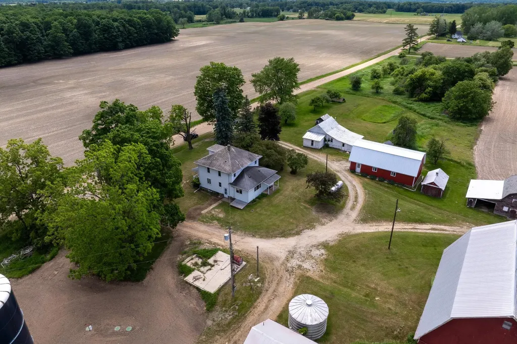 402 W Chapman Road Fremont Township MI 48858