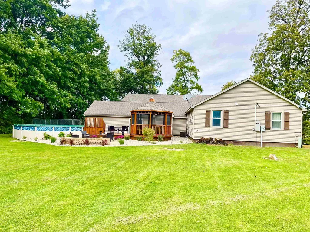 6510 S Begole Road Fulton Township MI 48871