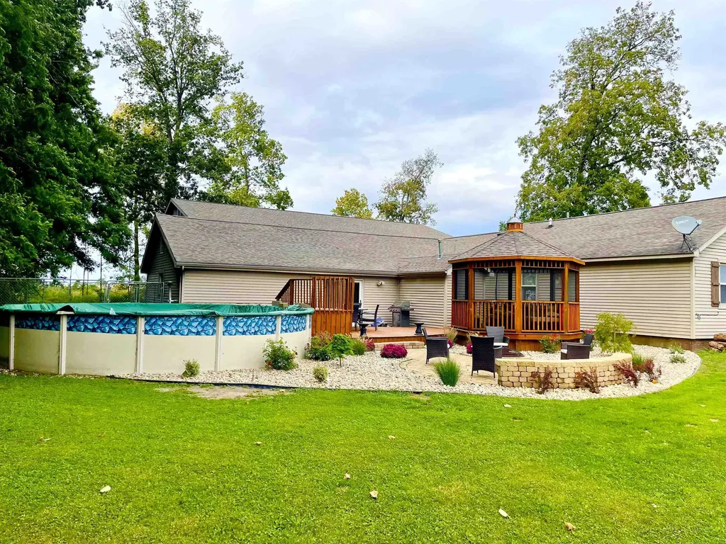 6510 S Begole Road Fulton Township MI 48871