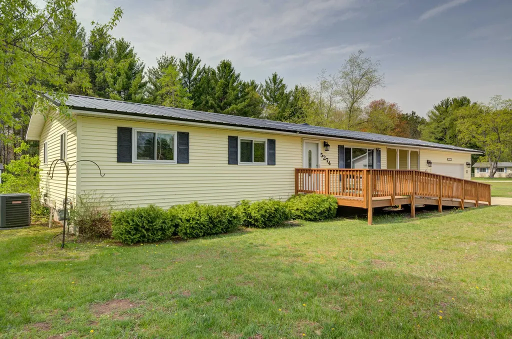 5274 SW Lockwood Street Boardman Township MI 49680