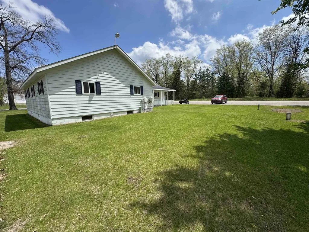 2441 Greenwood Road Mills Township MI 48756