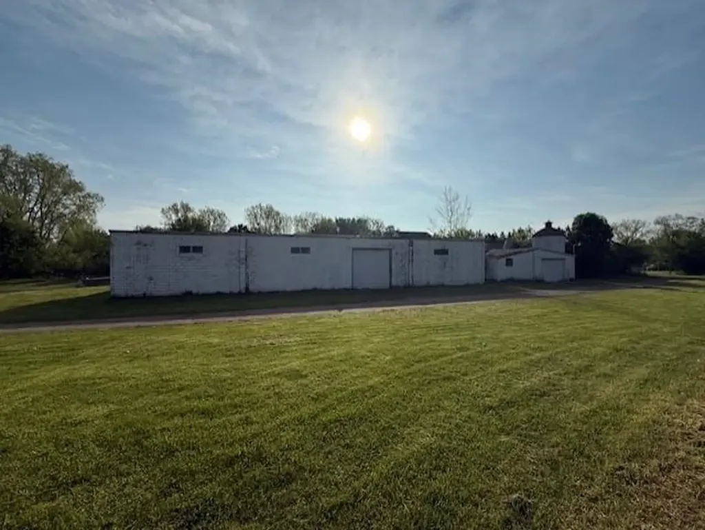 700 W End Street Alma City MI 48801