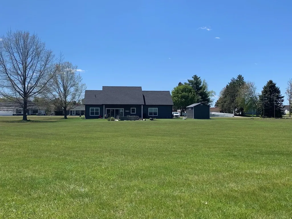 1139 Fairway Drive Lake Isabella Village MI 48893